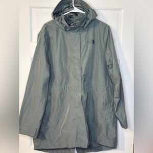NWOT The North Face Women’s Sage Green Rain Parka